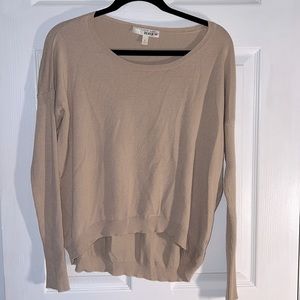 Beige long sleeve tee size large